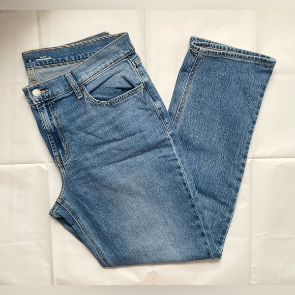 Old Navy Mid-Rise Boyfriend Denim Jean - Picture 8 of 8